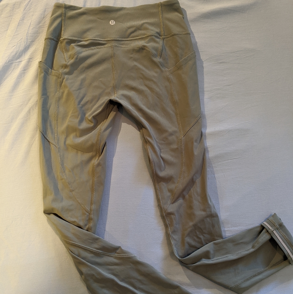 Lululemon leggings with pockets